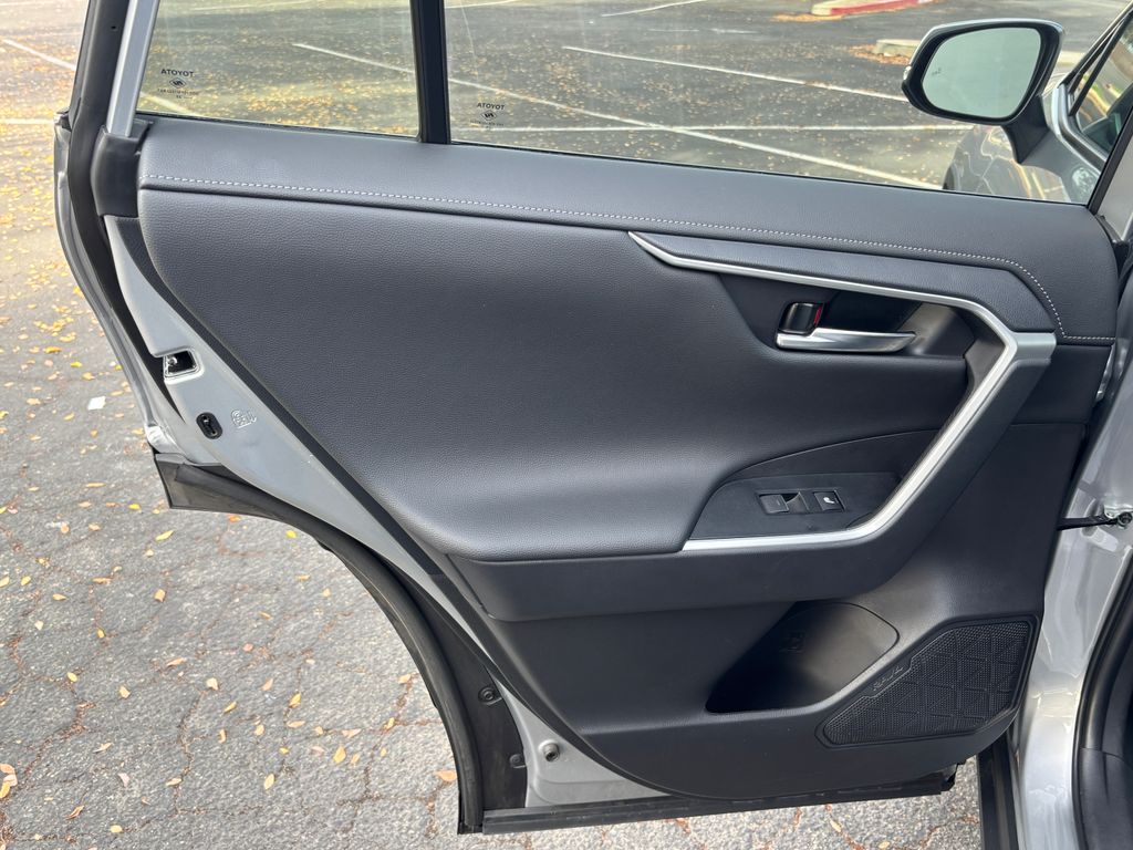 Thumbnail: 2025 Toyota RAV4 - 31