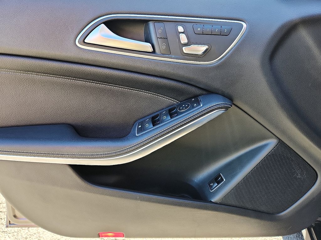 Thumbnail: 2019 Mercedes-Benz GLA - 12