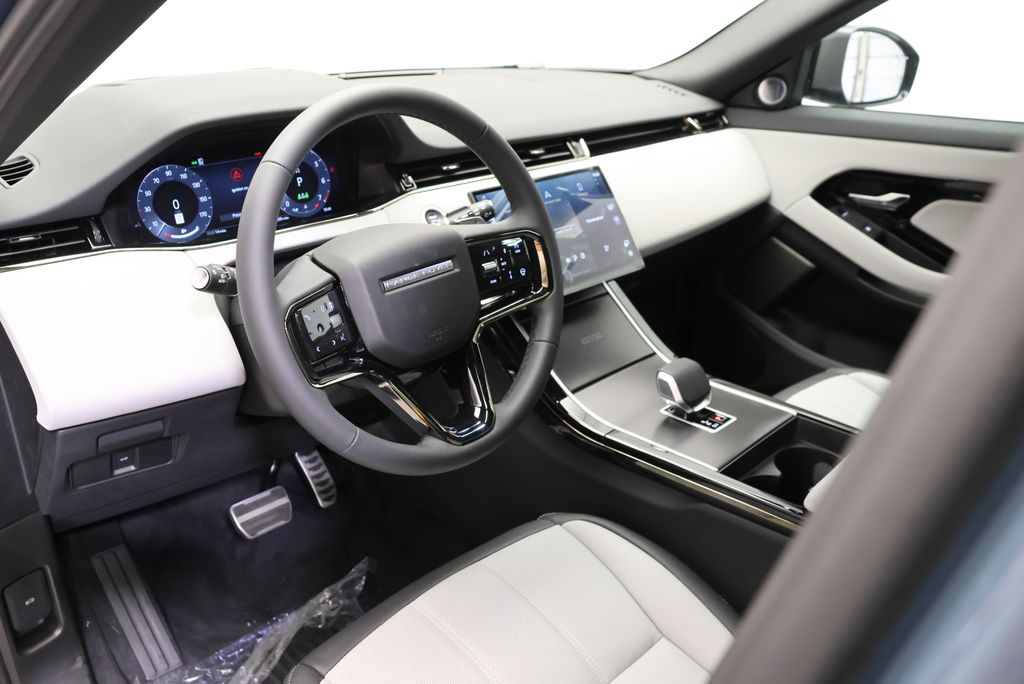 Thumbnail: 2026 Land Rover Range Rover Evoque - 28