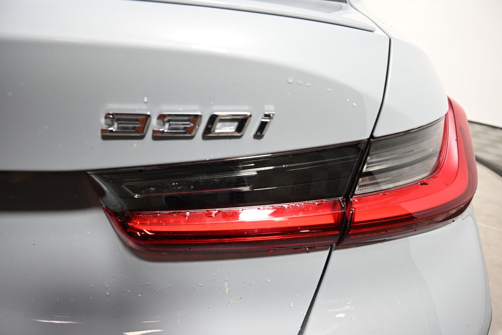 Thumbnail: 2025 BMW 3 Series - 11