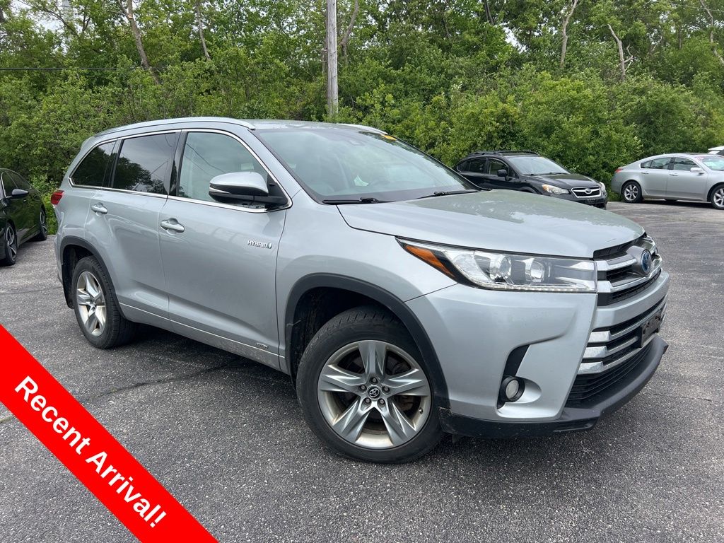 2017 Toyota Highlander's photo