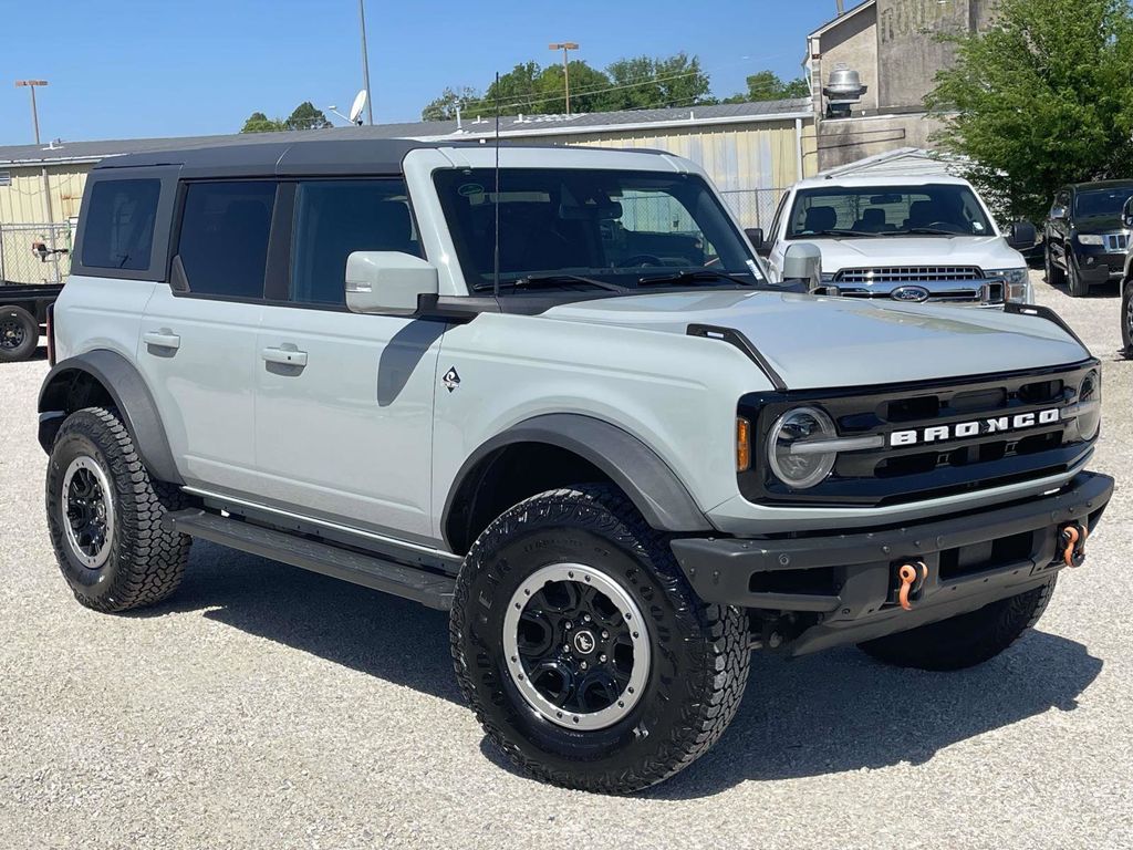 Cactus Gray 2022 Ford Bronco Outer Banks Advanced 4-Door 4WD SUV / Crossover Four-Wheel Drive Automatic