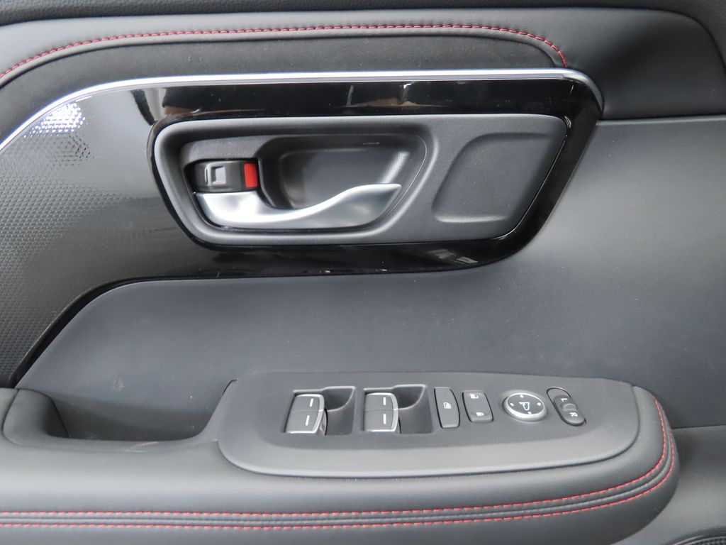 Thumbnail: 2025 Acura ADX - 25