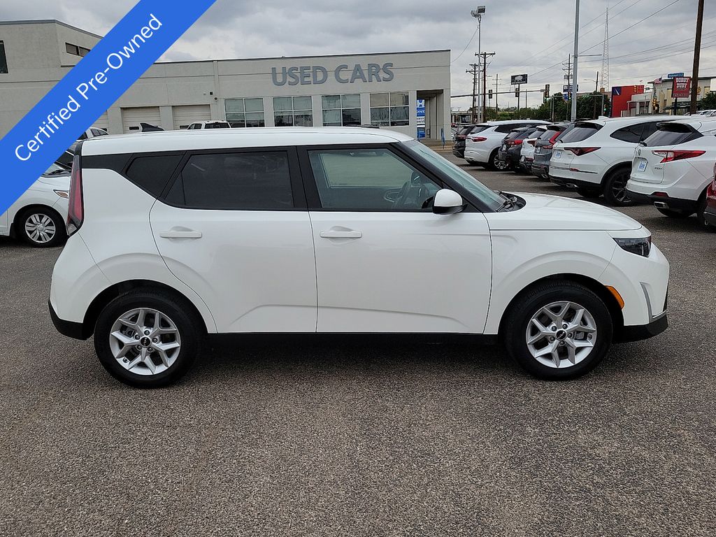 2025 Kia Soul LX - 11