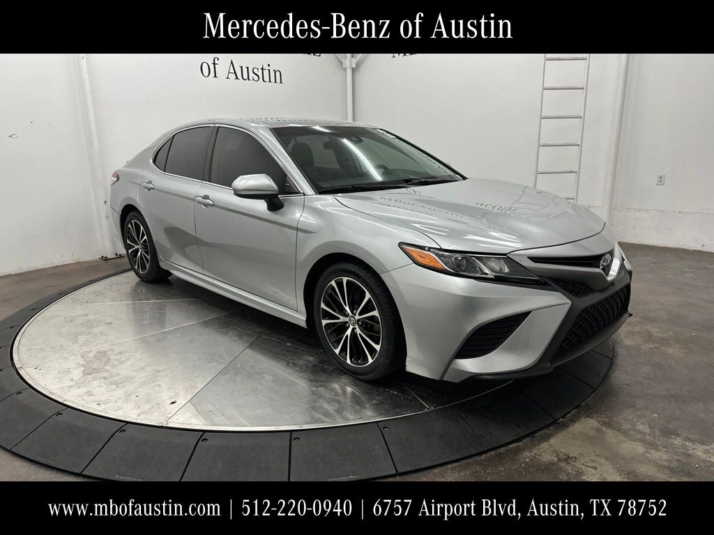 2020 Toyota Camry SE FWD