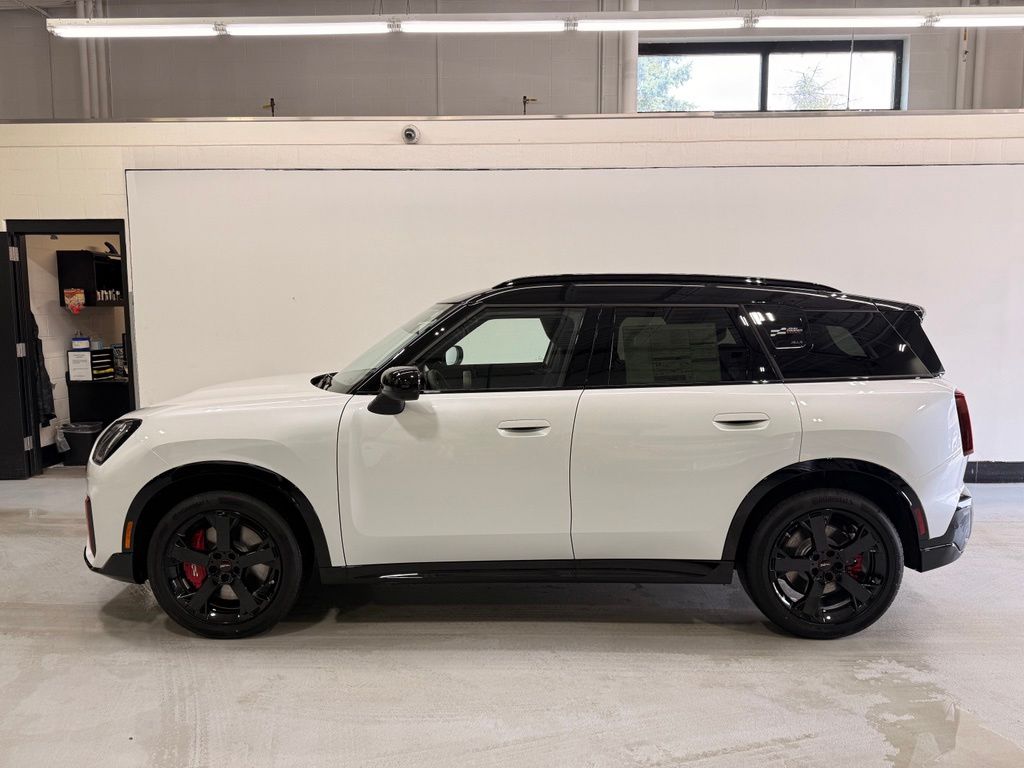 Thumbnail: 2027 MINI Cooper Countryman - 2
