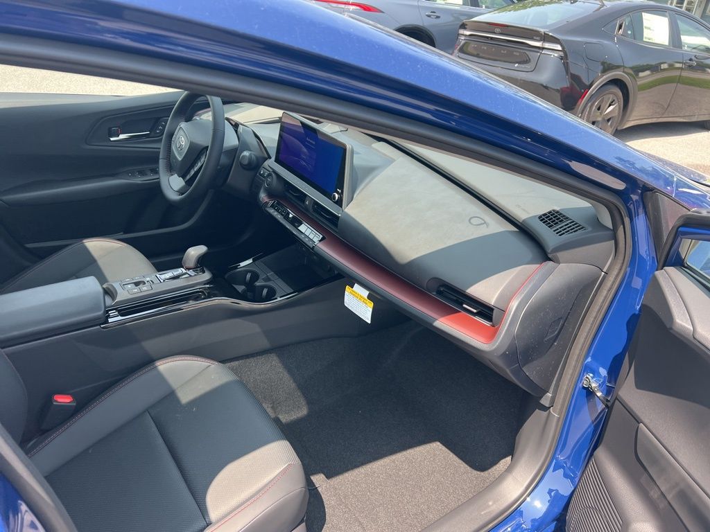 2025 Toyota Prius Plug-in Hybrid XSE Premium photo 11