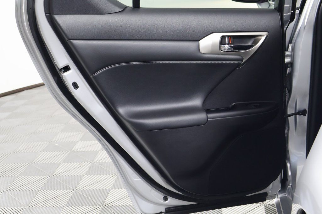 2015 Lexus CT 200h 13