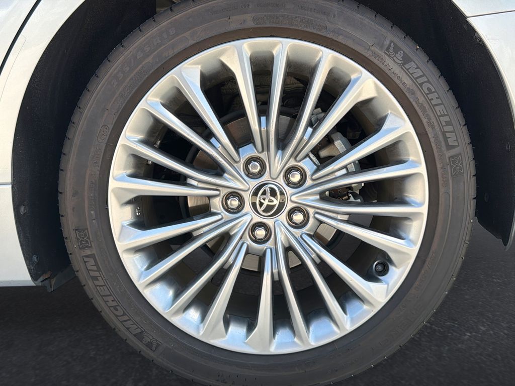 Thumbnail: 2022 Toyota Avalon - 31