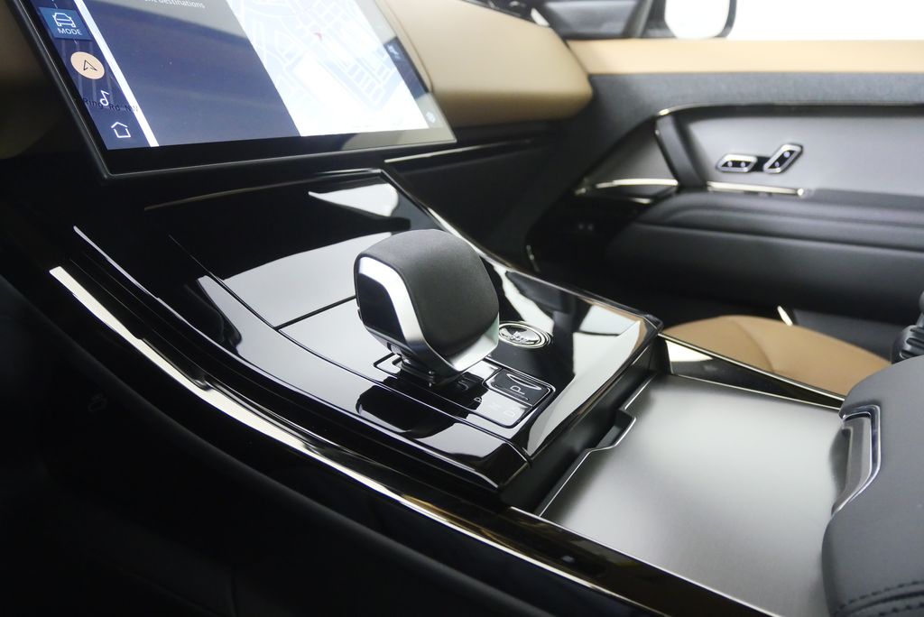 Thumbnail: 2025 Land Rover Range Rover Sport - 28