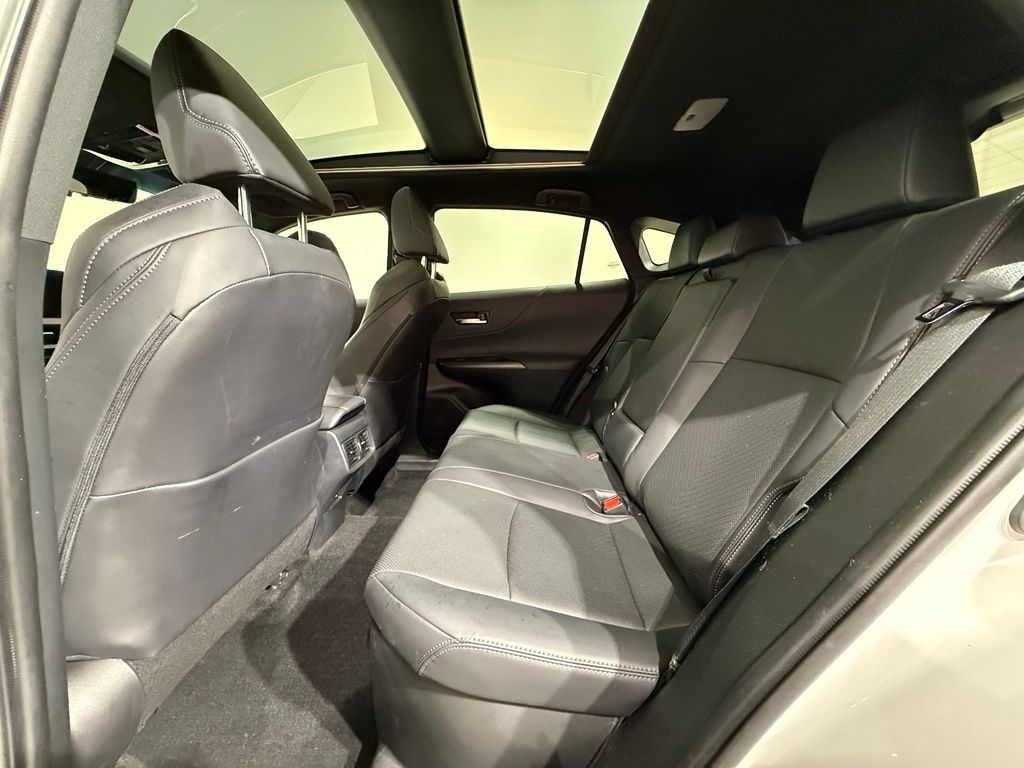 Thumbnail: 2023 Toyota Venza - 20