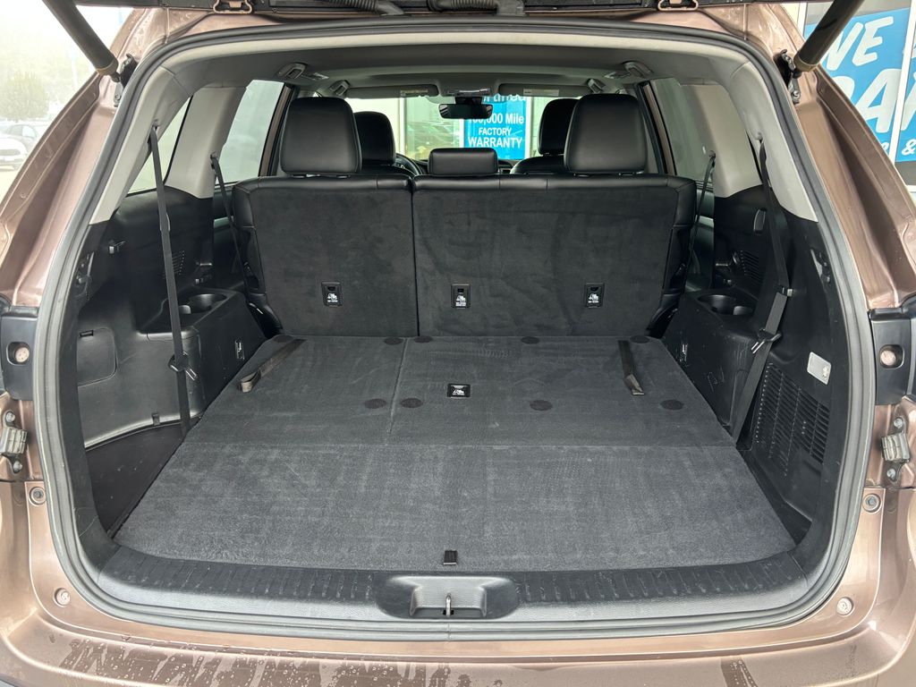 Thumbnail: 2019 Toyota Highlander - 31