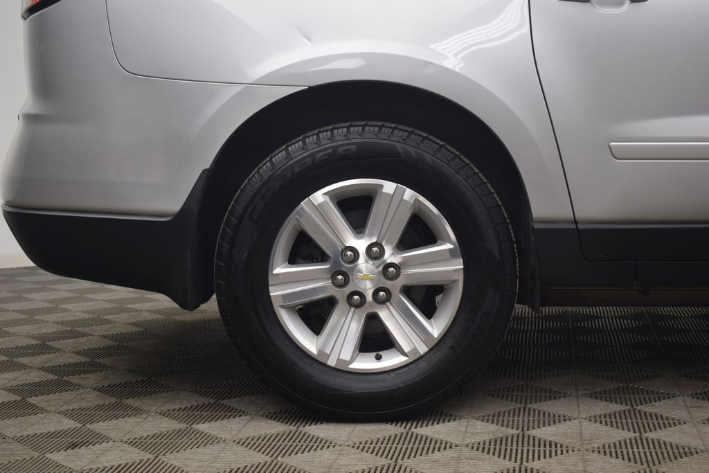 used 2014 Chevrolet Traverse car, priced at $7,500
