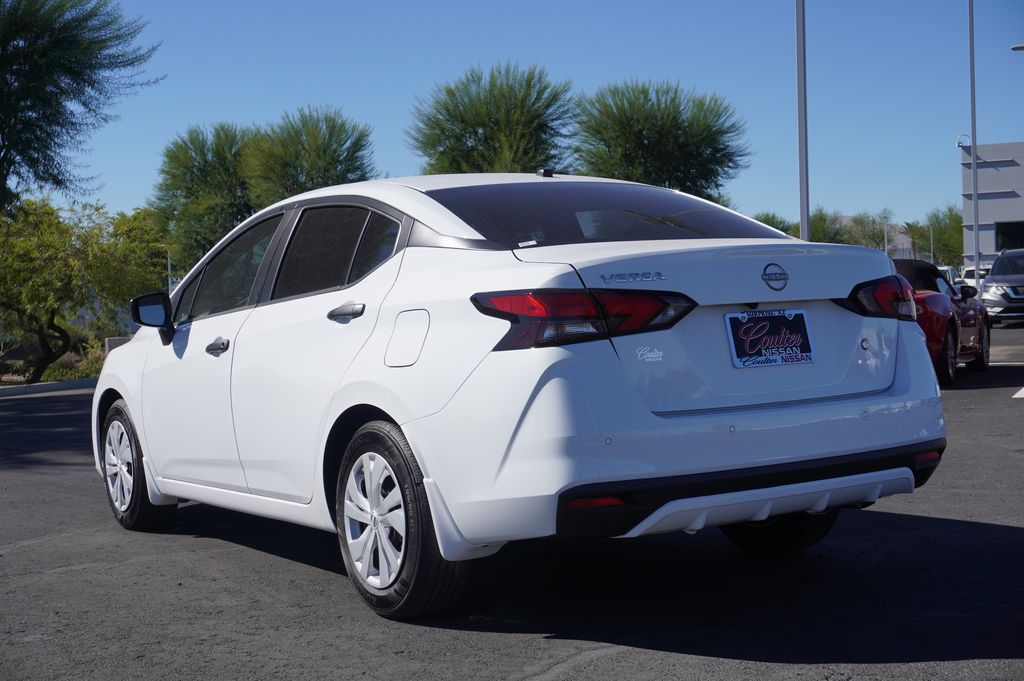 2024 Nissan Versa 1.6 S 3