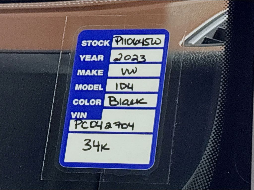 2023 Volkswagen ID.4 Pro