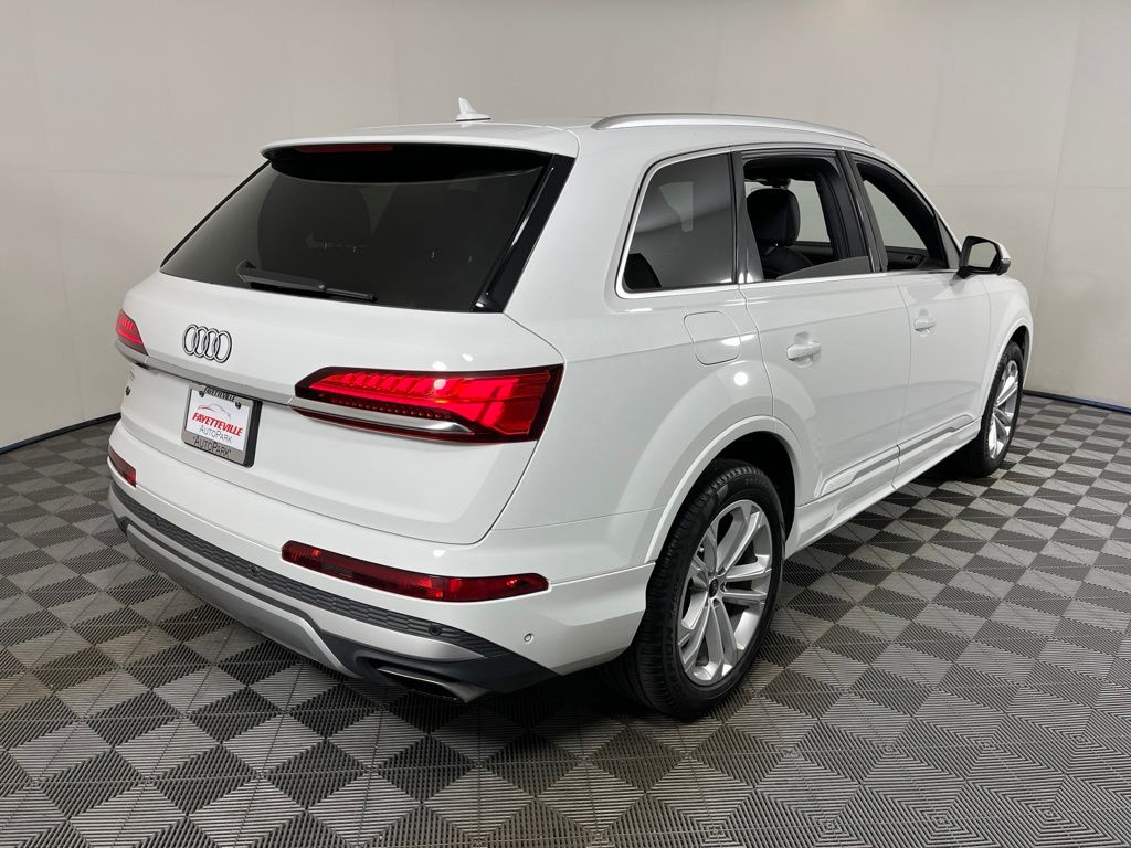 Thumbnail: 2025 Audi Q7 - 5