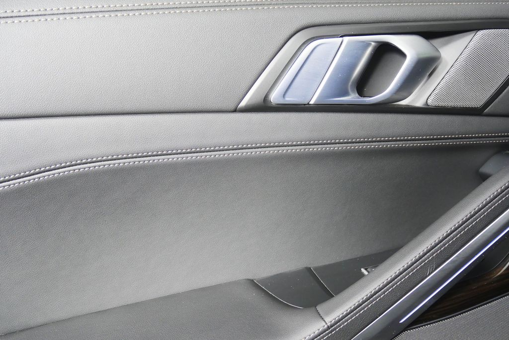 Thumbnail: 2025 BMW X6 - 14