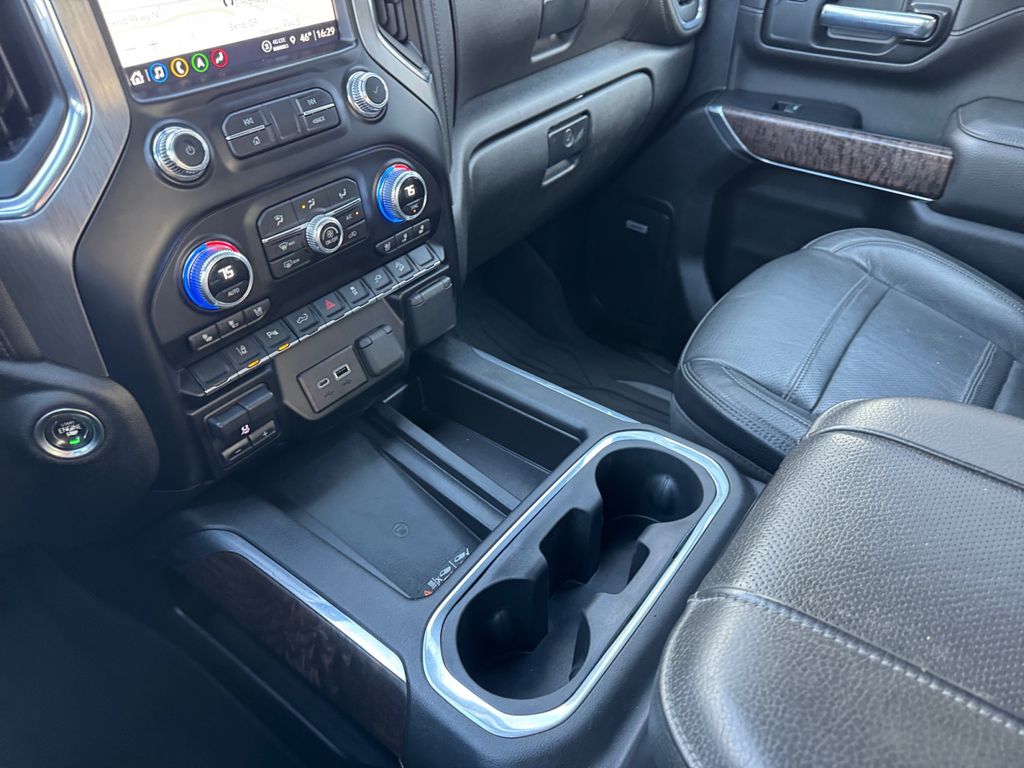 Used 2023 White GMC Denali image 17