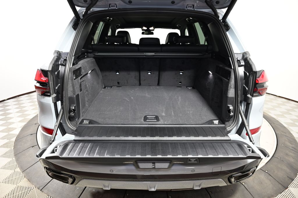 Thumbnail: 2026 BMW X5 - 10