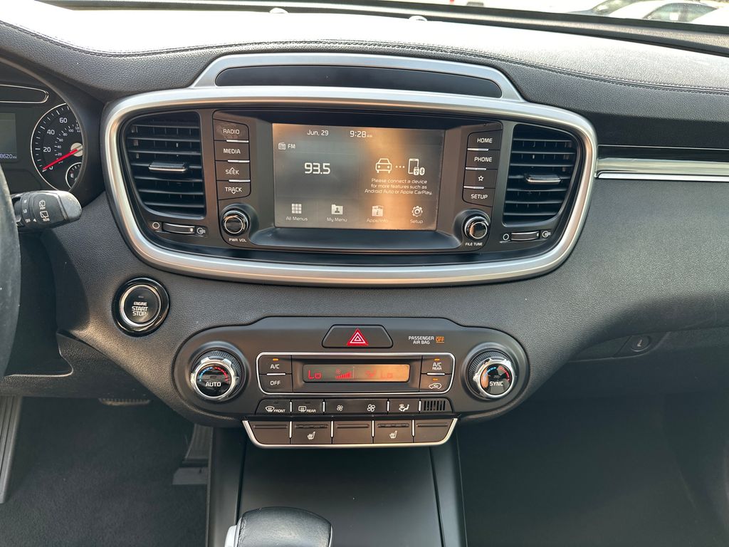 Used 2020 Silver Kia S image 25