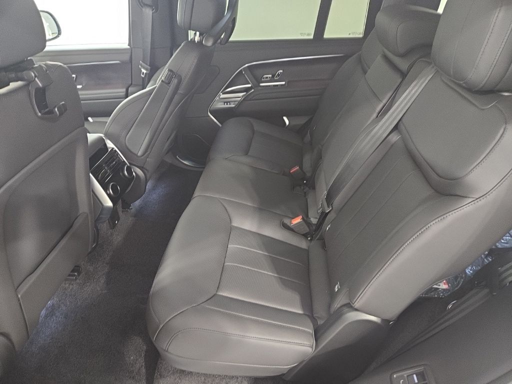 New 2026 White Land Rover SE image 24
