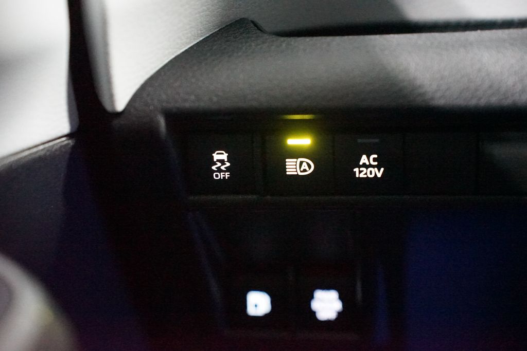 Thumbnail: 2025 Toyota Sienna - 24