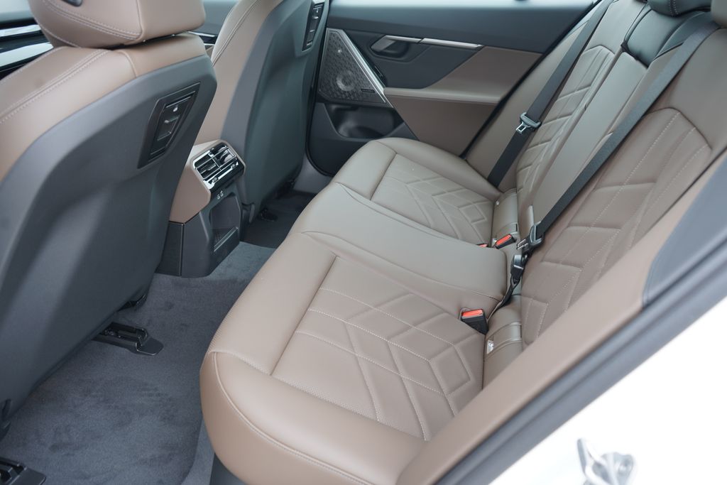 Thumbnail: 2026 BMW i5 - 20