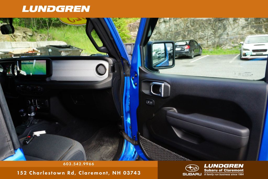 Used 2025 Jeep Wrangler SUV