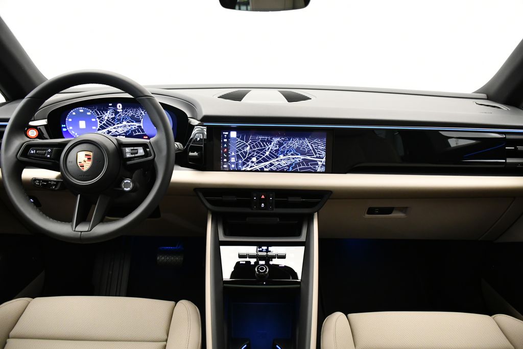 Thumbnail: 2025 Porsche Macan - 22