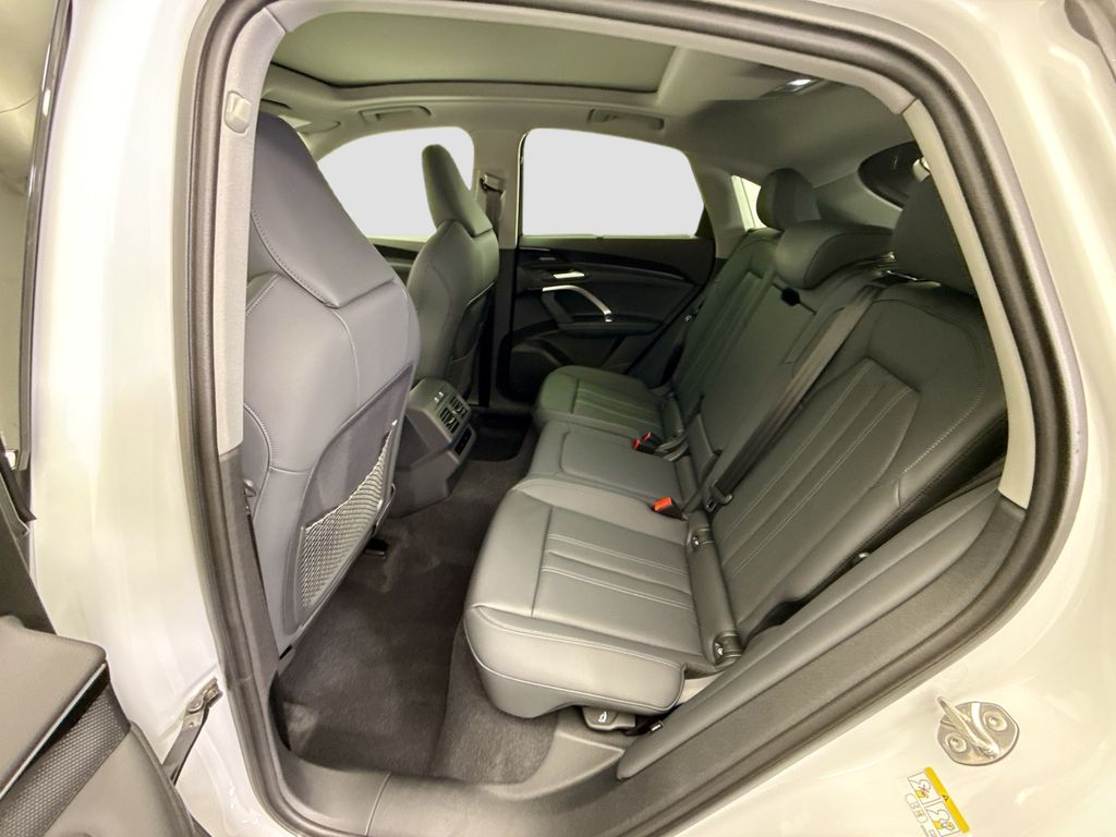 Thumbnail: 2025 Audi Q5 - 21