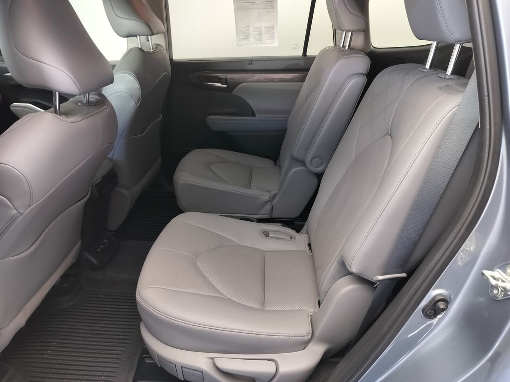 Thumbnail: 2021 Toyota Highlander - 19