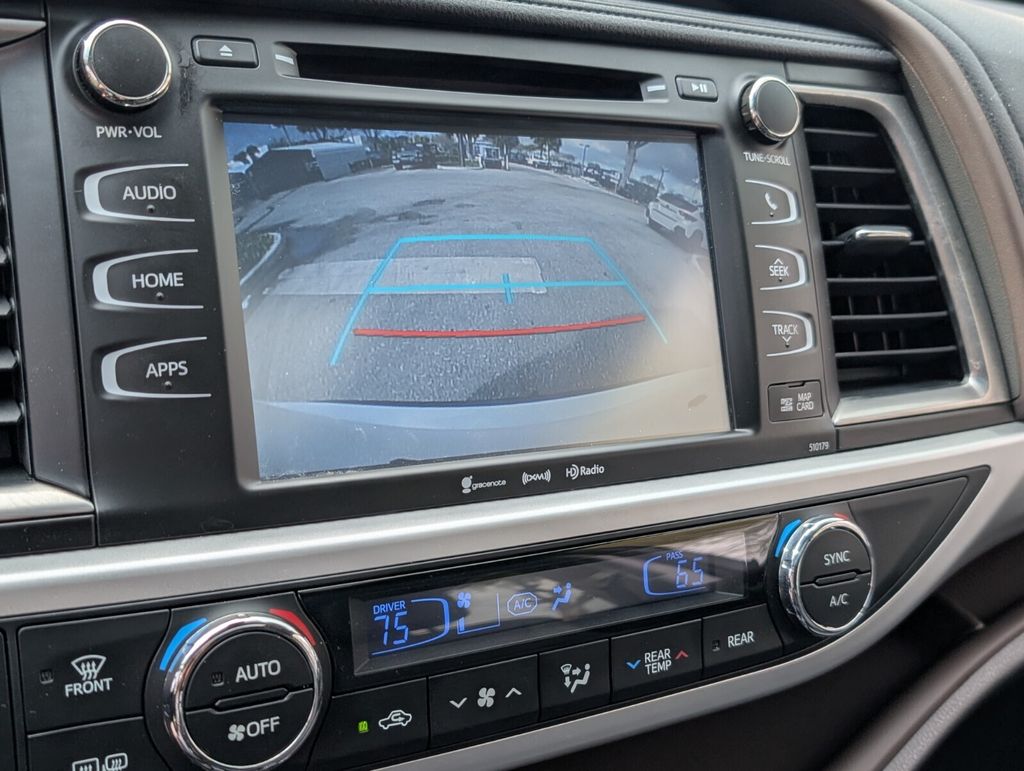 used 2018 Toyota Highlander car, priced at $25,988