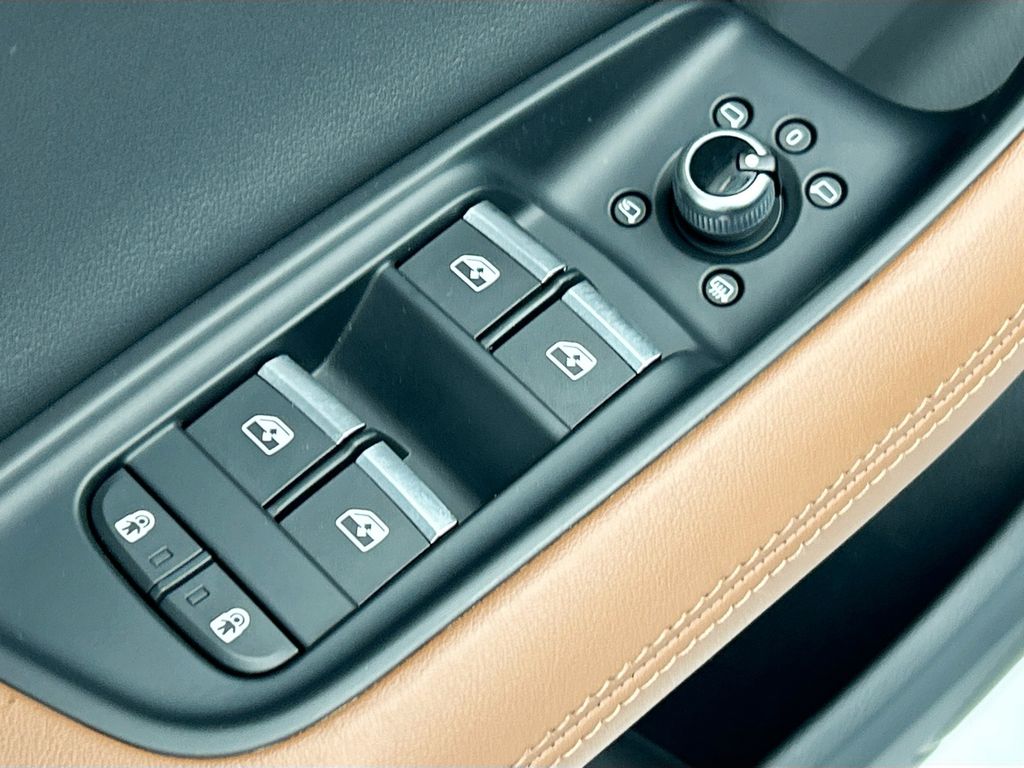 Thumbnail: 2023 Audi Q7 - 22