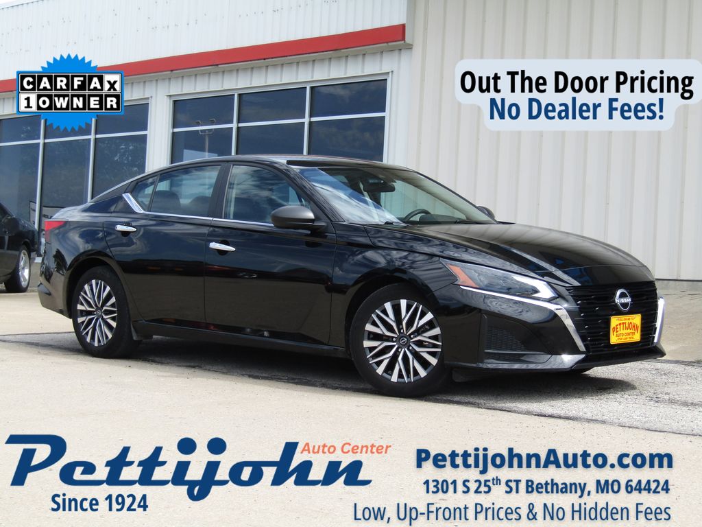 Super Black Clearcoat 2025 Nissan Altima Sedan Front-Wheel Drive Continuously Variable Transmission