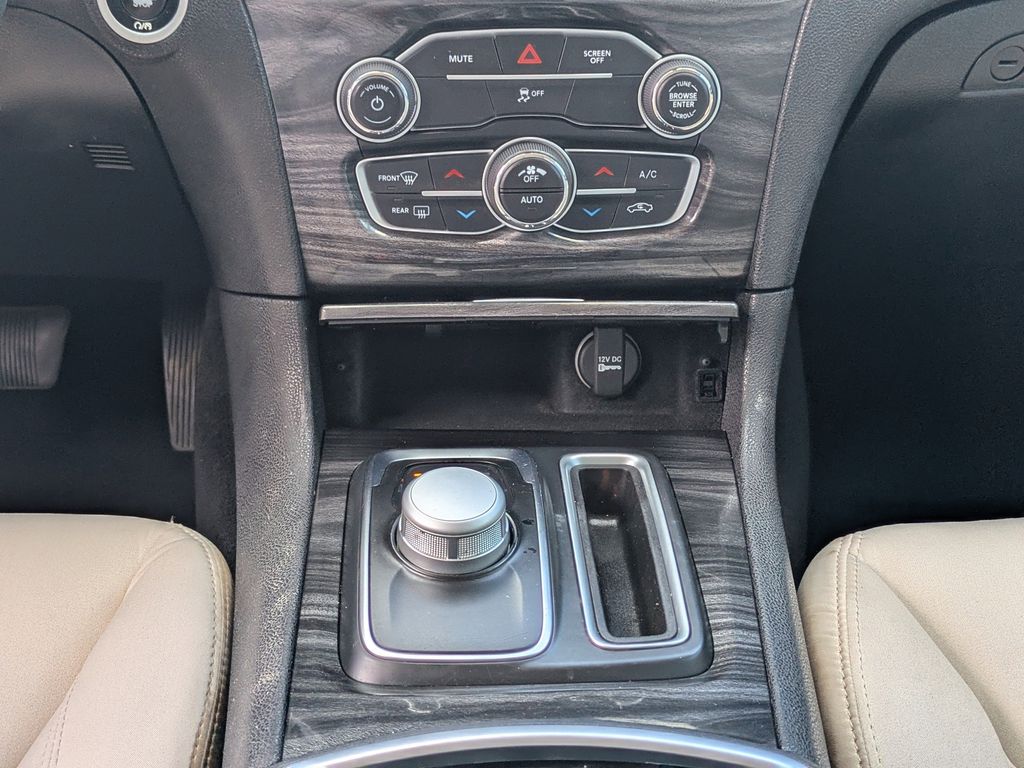 2022 Chrysler 300 Touring
