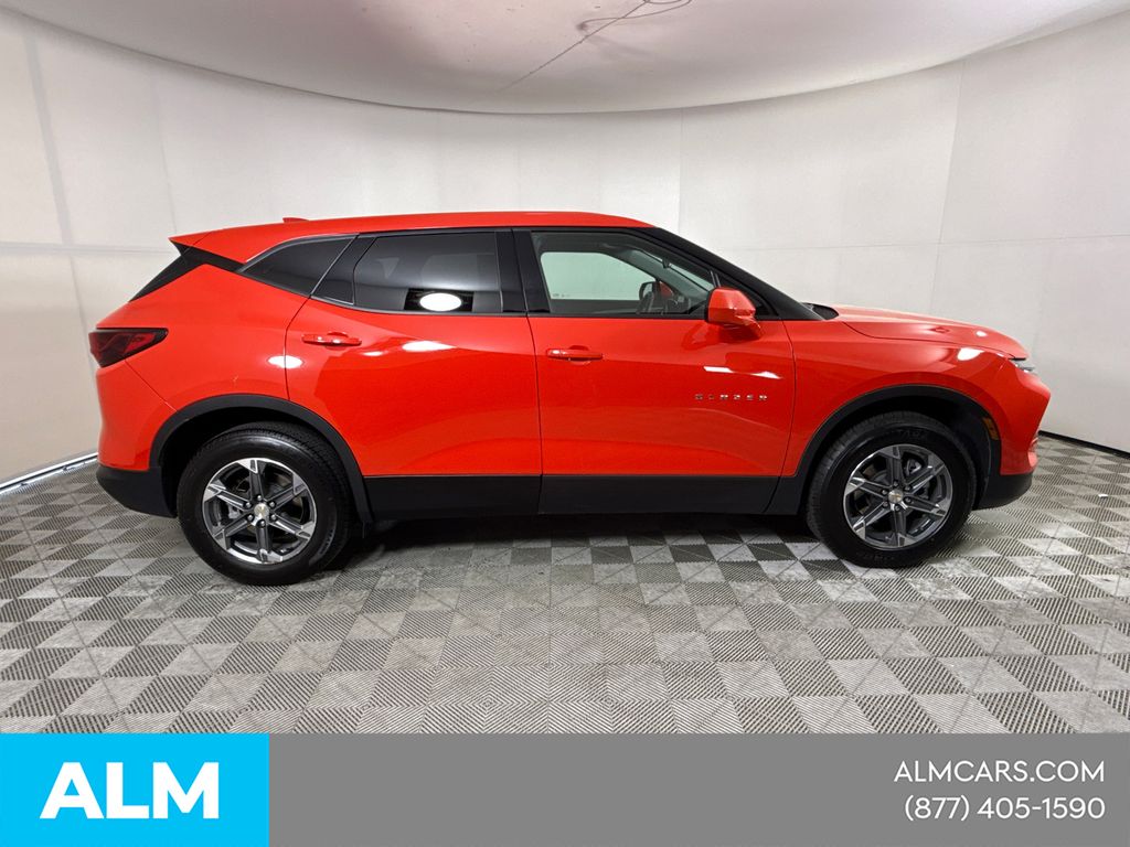 Used 2025 Orange Chevrolet LT image 5