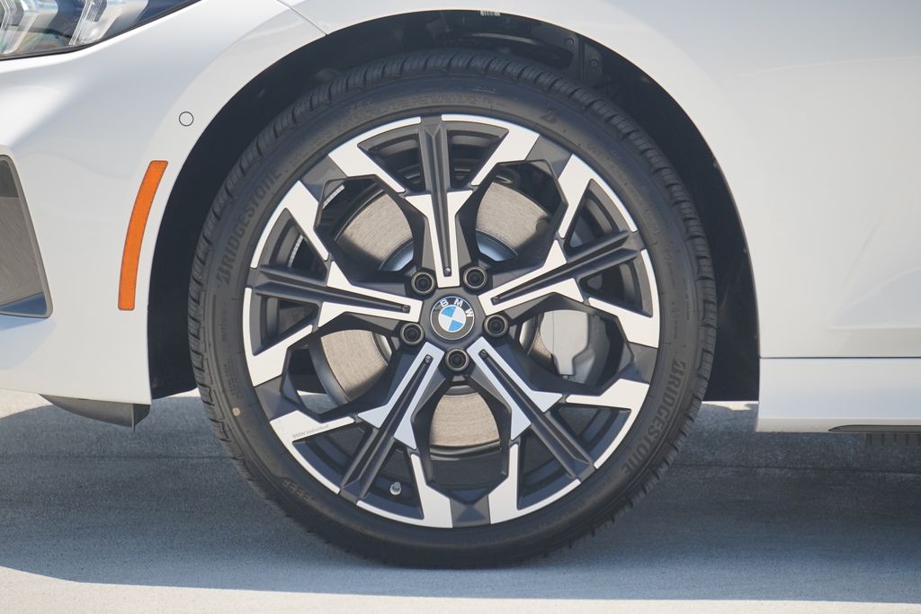 Thumbnail: 2025 BMW 3 Series - 5
