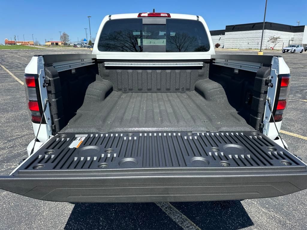 2025 Nissan Frontier SV photo