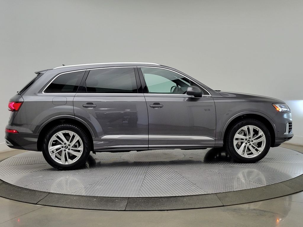 Thumbnail: 2023 Audi Q7 - 6