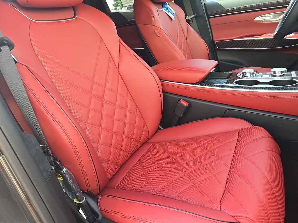 Thumbnail: 2026 Genesis GV70 - 22