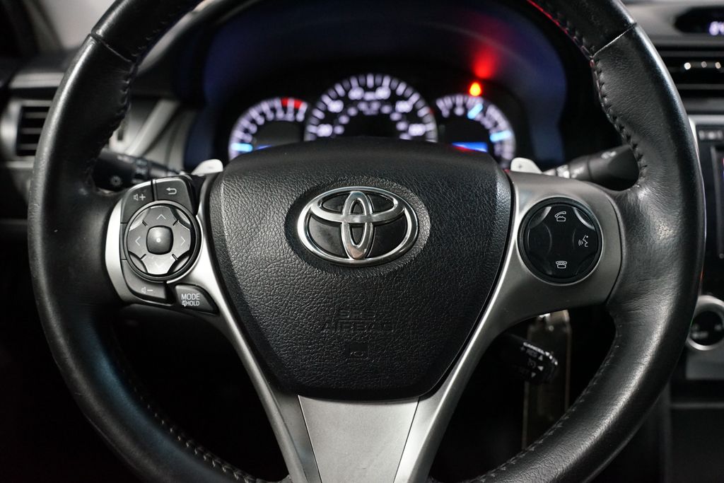 Thumbnail: 2014 Toyota Camry - 12