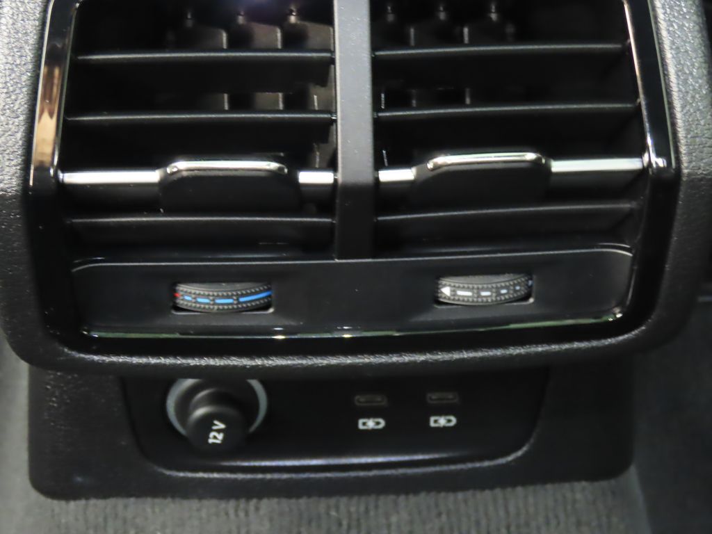 Thumbnail: 2025 Audi Q3 - 28