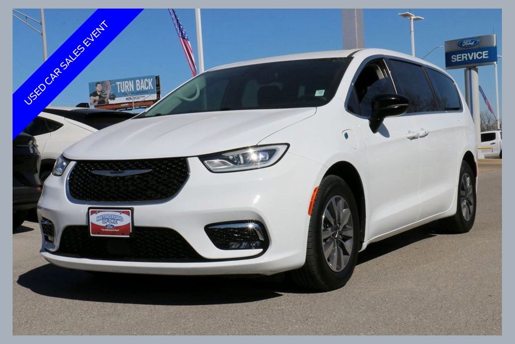 2024 Chrysler Pacifica Hybrid Select FWD