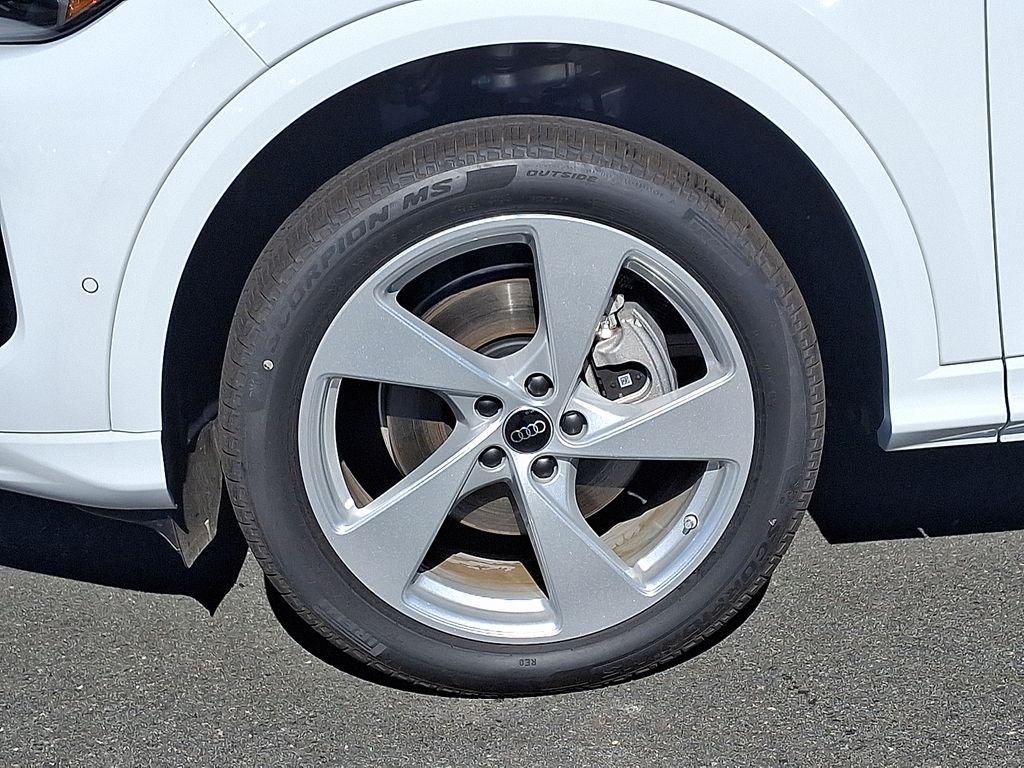 Thumbnail: 2025 Audi Q5 - 5