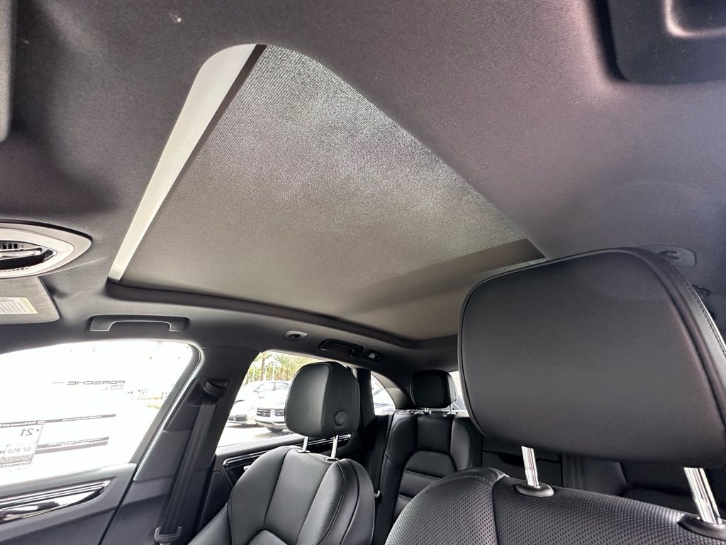 Thumbnail: 2026 Porsche Macan - 24