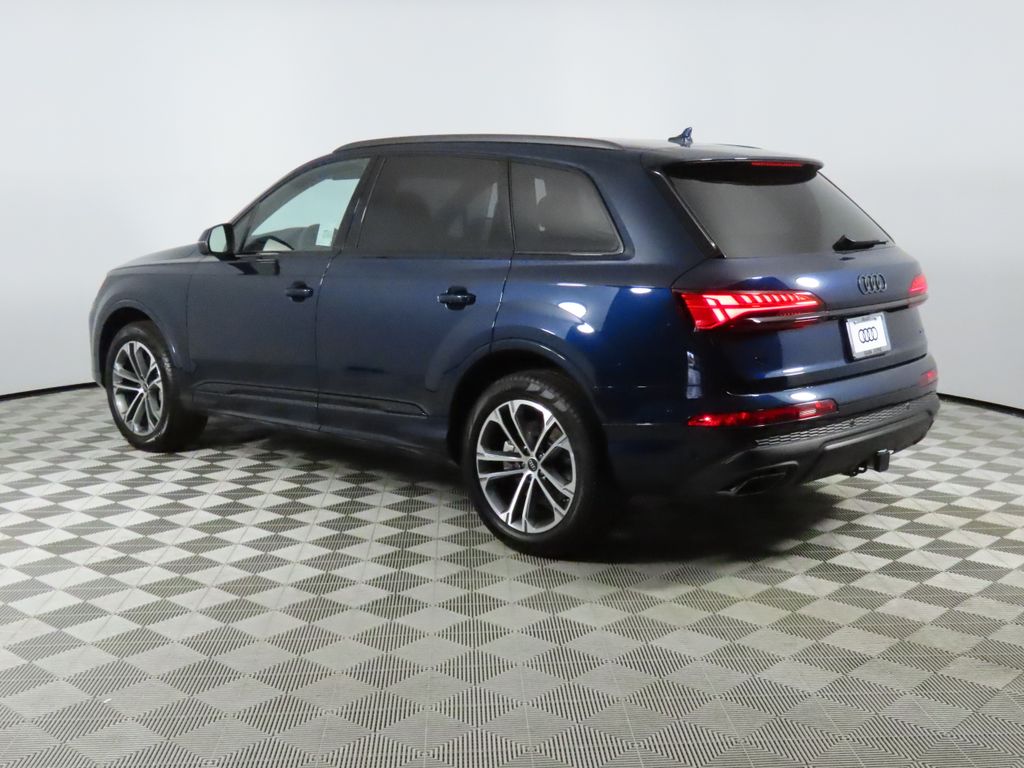 Thumbnail: 2026 Audi Q7 - 3
