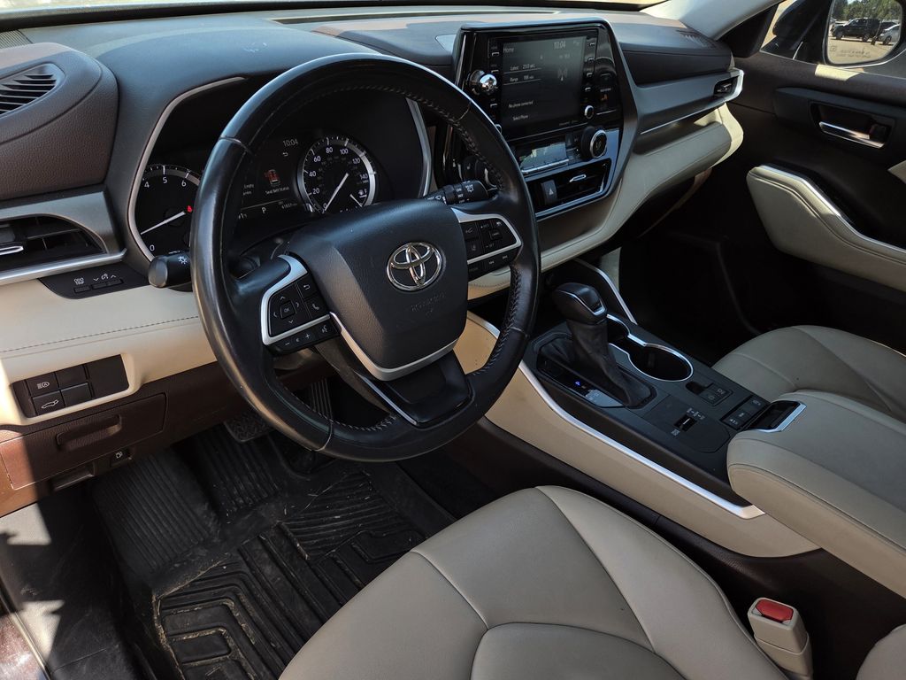 Used 2022 Toyota Highlander SUV