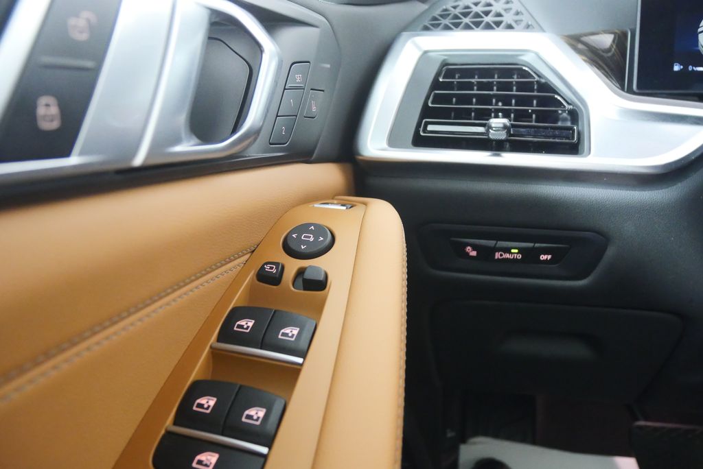 Thumbnail: 2026 BMW X5 - 19