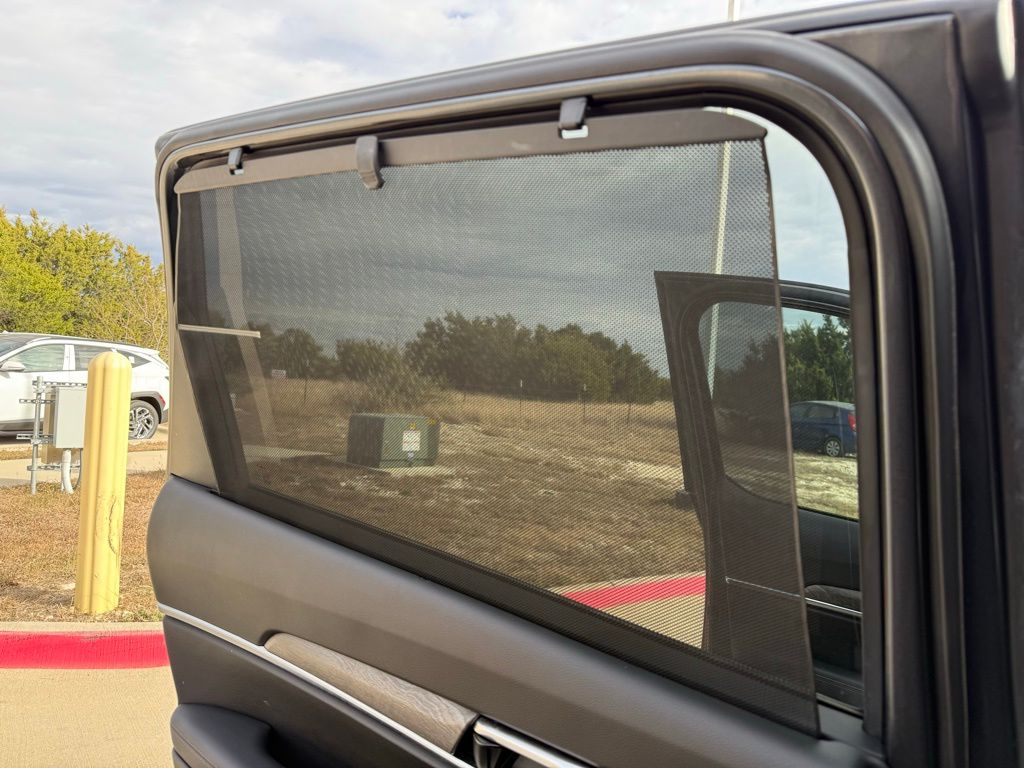 Thumbnail: 2022 Kia Telluride - 25