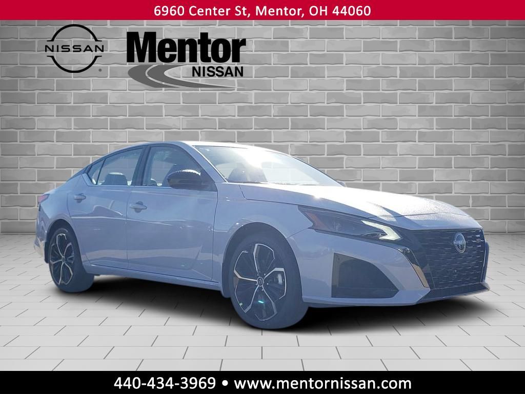 Pearl 2025 Nissan Altima 2.5 SR AWD Sedan All-Wheel Drive Continuously Variable Transmission